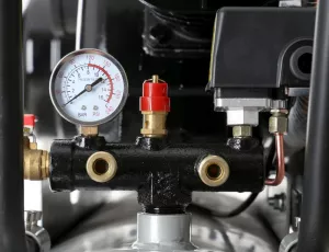 Olejový kompresor 300l, 3 písty, 400V, 9,5 KW TA311B Tagred